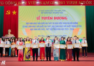 Trao học bổng